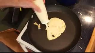 نقاشی با خمیر در ماهی تابه