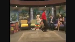 رقص زیبای انسان و سگ