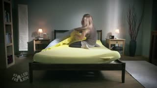 روکش کردن تشک واقعا کار سختیه ولی این خانوم یه راه حل عالی واسه این کار داره