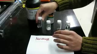 تولید نور با آب اکسیژنه