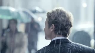 عطر سفیر تبلیغ زیبای عطر مردانه جنتل من اونلی ژیوانشی