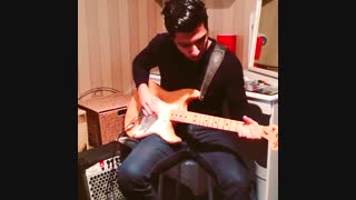 گیتار زدن استاد