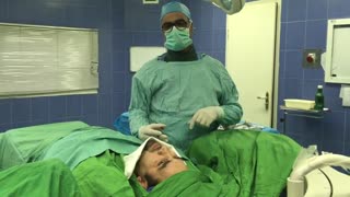 مصاحبه با بیمار حین تزریق دیسکوژل گردن