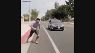 سوار شدن به ماشین با سر عت نور
