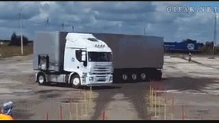 ایول دست فرمون راننده تریلی   -  www.DigiComedy.com