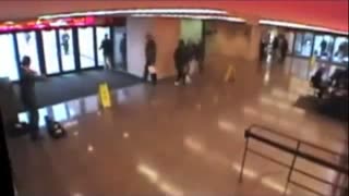 ویولون نواختن جاشوا بل در ایستگاه مترو