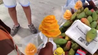 پوست کندن و برش دادن جالب انبه