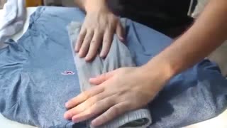 روش تا کردن لباس زیر و تی شرت و جوراب به صورت فشرده !