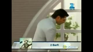 لباس عوض کردن اسد جلوی زیا