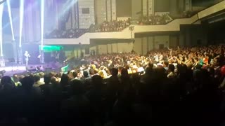 اکبر عبدی و بازیگران مهمان کنسرت خنده حسن ریوندی در تالار کشور بودند