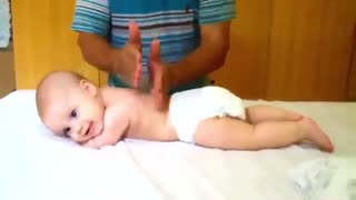 ماساژ دادن بچه