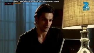 عکس گرفتن اسد از زیا(من عاشق این قسمت بودم)