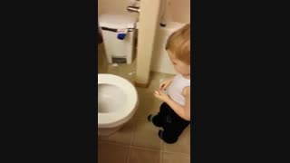 بچه ای که بهترین دوست خودرا از دست داد