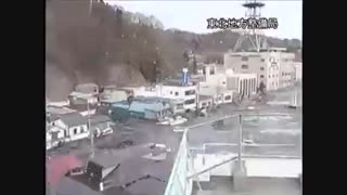 سونامی  وحشتناک  در ژاپن (دوربین مدار بسته)