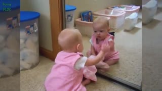 عکس العمل خنده دار بچه ها جلوی آینه