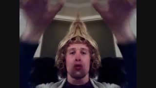 شیرین کاری جالب و خوردن انگشت دست