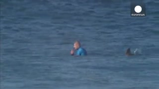 حمله کوسه به قهرمان موج سواری جهان