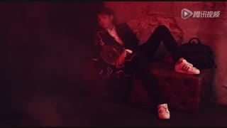 عکسبرداری کریس برای برند MCM