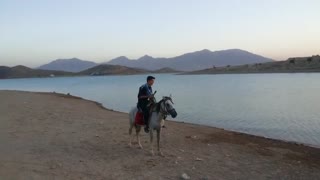 اسب سواری کنار بند قرغه کابل