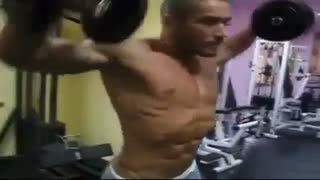 تمرینات لازار آنجلو یکی از بهترین فیتنس کارها