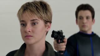 تریلر فیلم Insurgent با دوبله خودم نبینی کل عمرت برفناست.