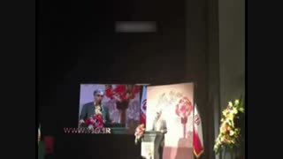 خواندن شعر طنز در حضور ظریف 2