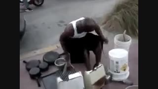 به این میگن گدای هنرمند