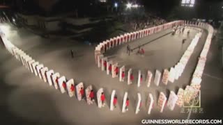 بزرگ ترین دومینوی انسانی جهان