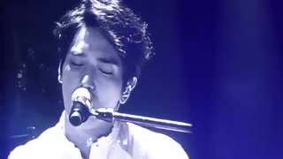 FNC Kingdom in HK Day 2 - CNBLUE singing Feeling
