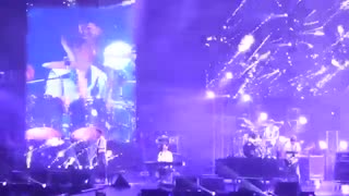 FNC Kingdom in HK Day 2 - CNBLUE singing-_Blind_Love