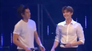 لی جونگ سوک در فن میتینگ ووبین