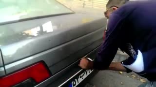 باز کردن  درب  پـژو  در  صدم  ثانیه