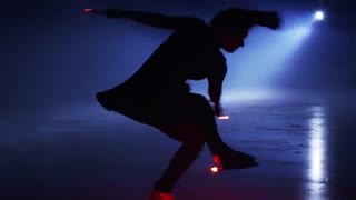 اسکی دیدنی روی یخ با کفشای آتشین