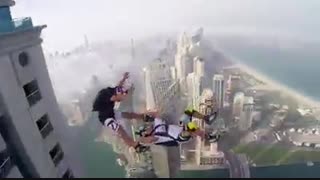 کلیپ پرش از ارتفاع ( پرش از ساختمان بلند )