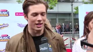 صحبت های لئو هاوارد درمورد مدل موی جدید و...................