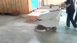 کفشور - دستگاه اسکرابر صنعتی - زمینشوی باطری دار