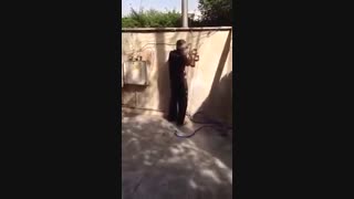 بیچاره ببین از ترس چکار کرد