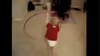 وقتی نی نی حلقه می زنه:)