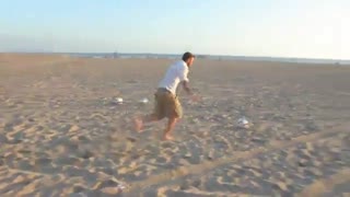 حرکات دیوید بکام با توپ (استثناییه حتما ببینید)