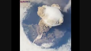 منظره فوران آتشفشان از فضا