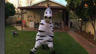 رقص خیلی جالب حتما ببینید....!!!