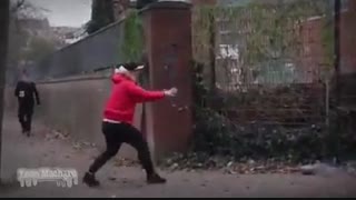 بیچاره مرده زهره ترک شد...