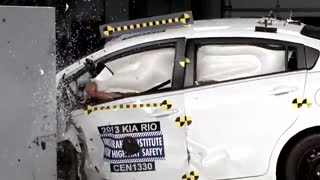 تست تصادف کیا ریو مدل ۲۰۱۳