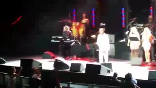 اجرای آهنگ فرنگیس کنسرت کالیفرنیا ۲۰۱۵