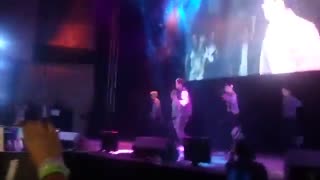 Kim kyu jong concierto México 3oct2015 me canto