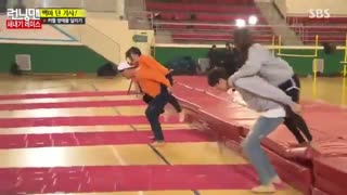 برنامه ی Running man با حضور jung so min