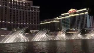 15/10/13 YongHwa IG - Fountain show at night