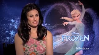 آدینا منزل در مصاحبه درباره ملکه السا