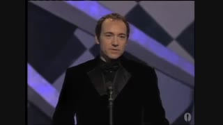 ژولیت بینوش برنده اسکار 1997