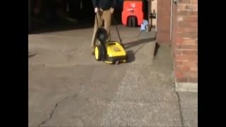 سوییپر دستی تک برسه - دستگاه جاروب محوطه